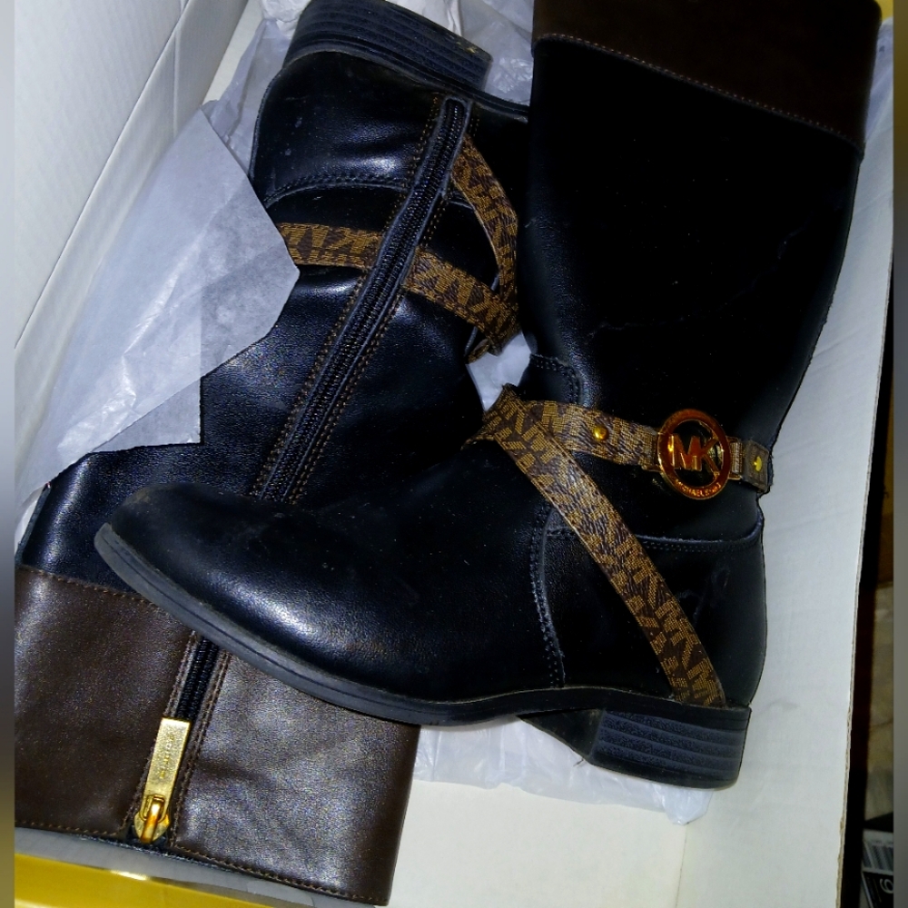 Girl boots